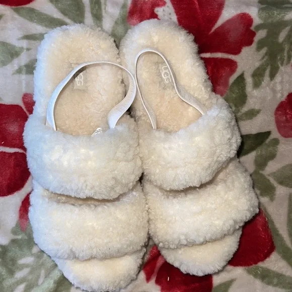 UGG platform Oh Fluffitas size 10 white fuzzy slipper - Picture 2 of 7